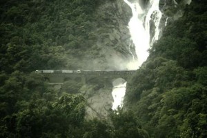Dudhsagar-cascata-India